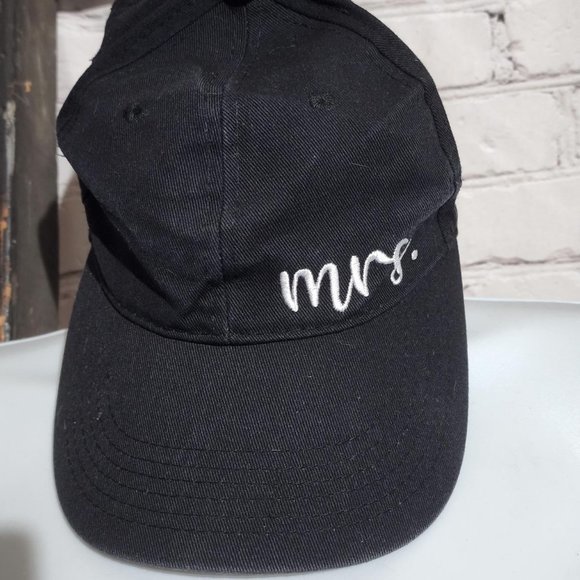 NWOT‎ Mrs Hat - Honeymoon - Wedding - Picture 2 of 4